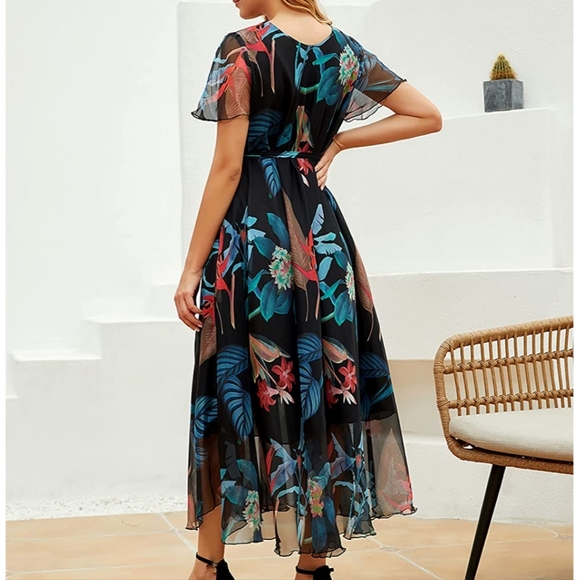 Flowy Floral Dress - Picture 10 of 11